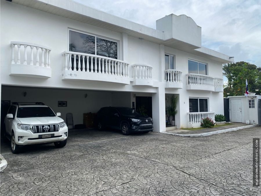 Casa amoblada · Altos del Golf
